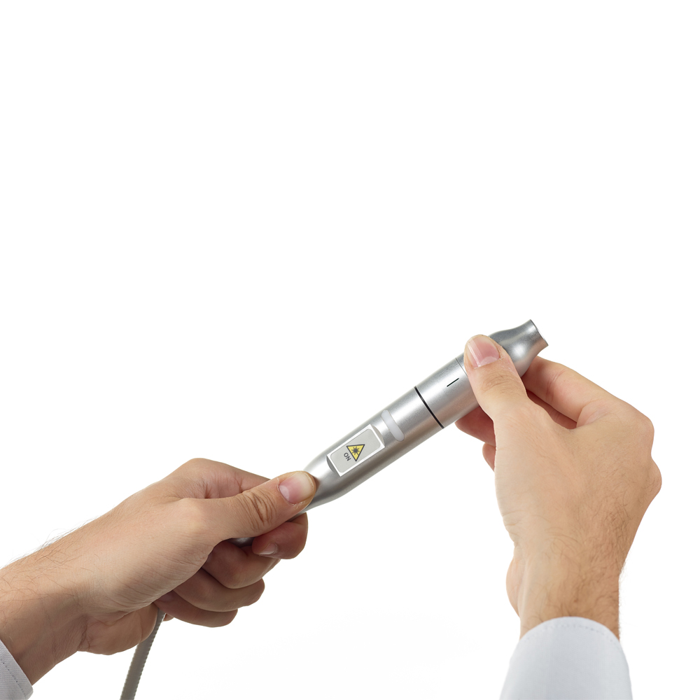 دستگاه لیزر پرتوان فیزیوتراپی مجهز به سیستم کرایوتراپی مدل CHELT THERAPY محصول کمپانی Mectronic ایتالیا